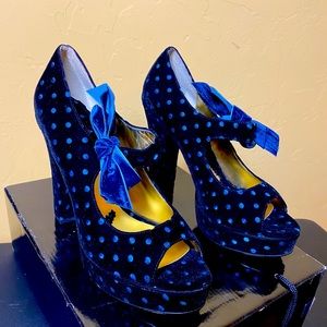 New Velvet Blue Polka Dot Pumps Size 9M